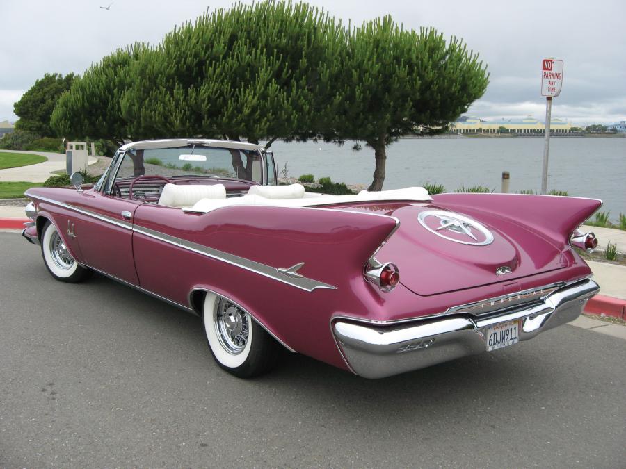  Chrysler Imperial Crown Convertible 1961 года  (фото 4 из 12)